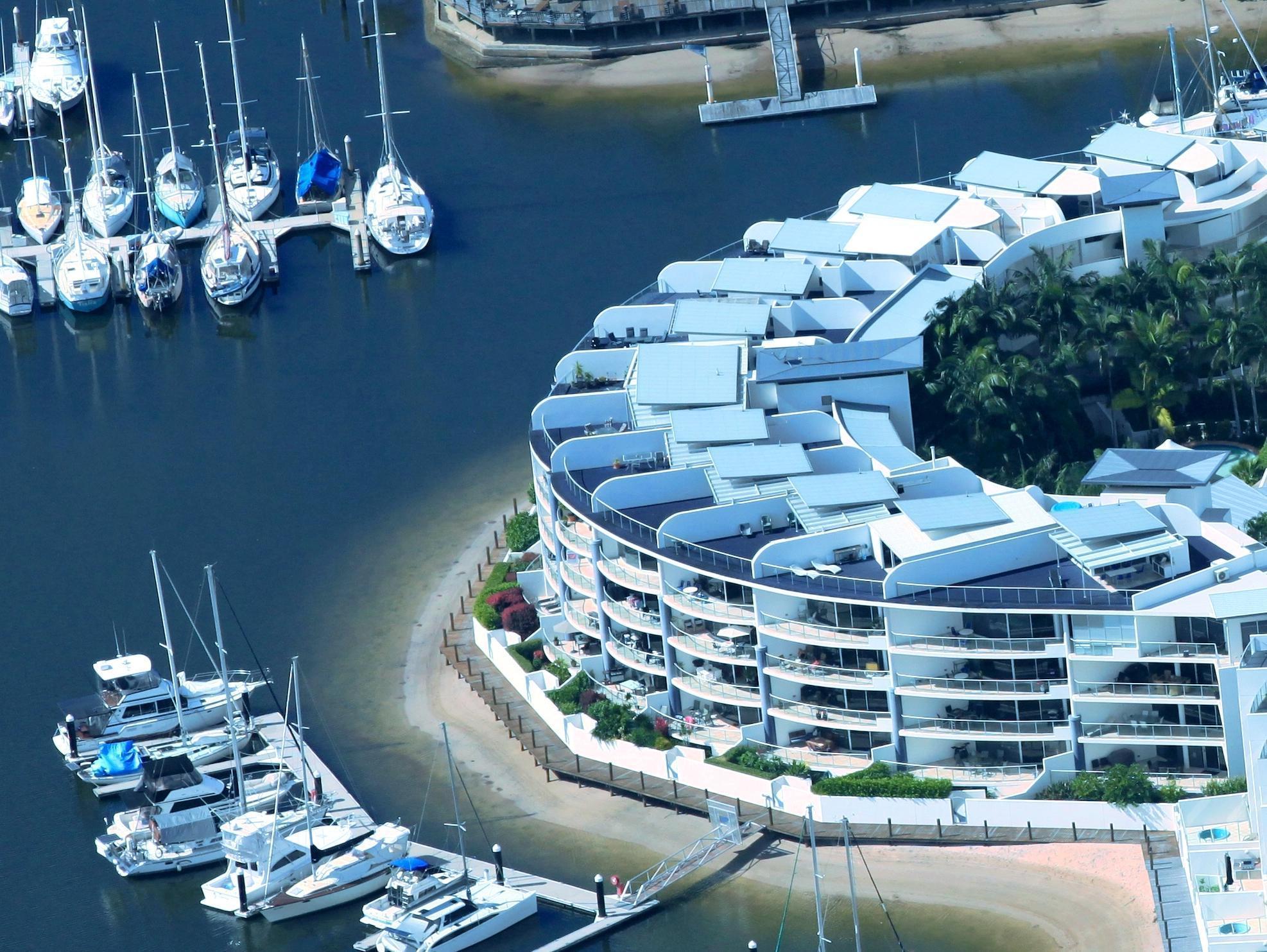 Bluewater Point Resort Мулулаба Екстериор снимка