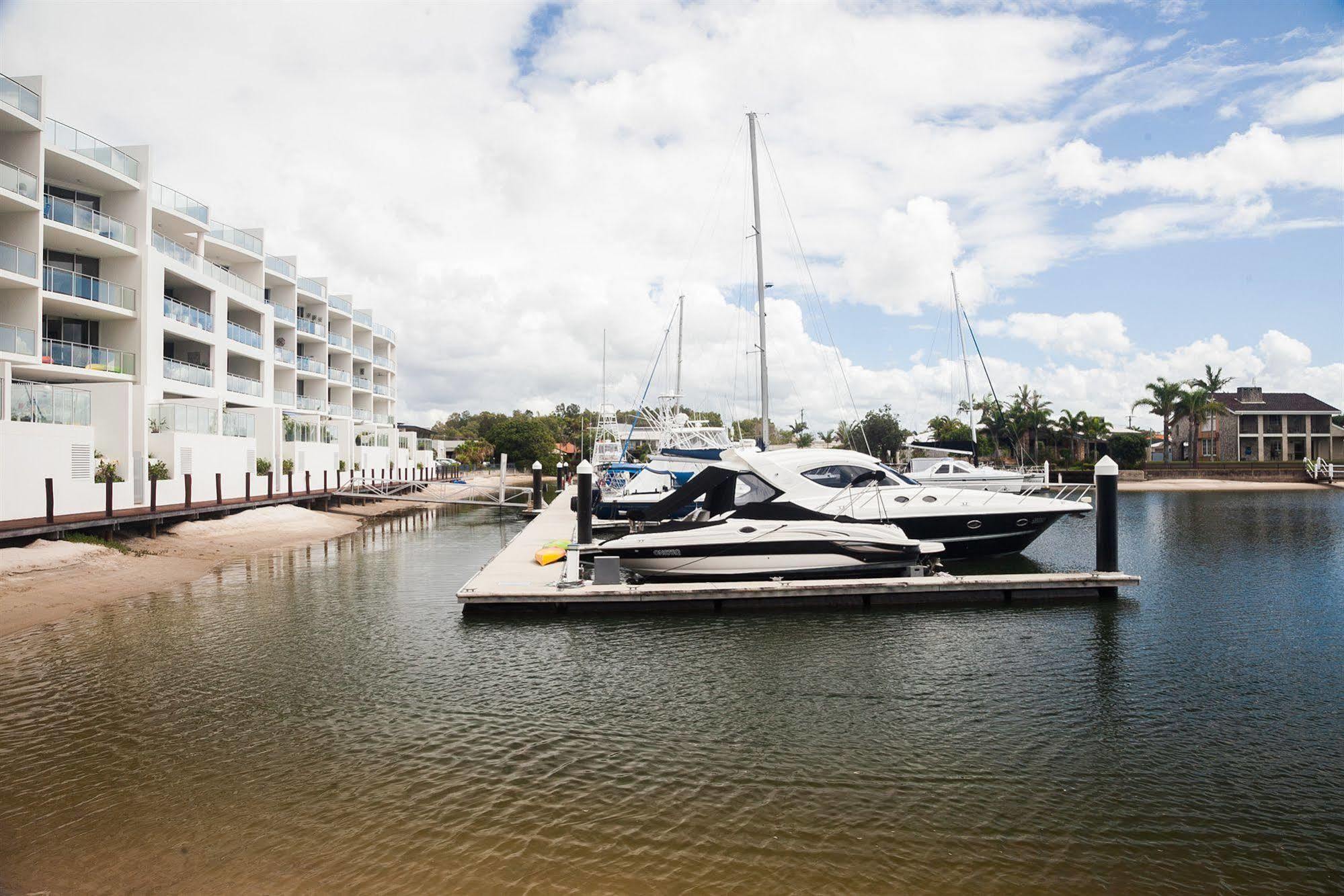 Bluewater Point Resort Мулулаба Екстериор снимка